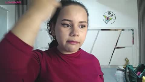  Mia  online show from 22, 9, 2025