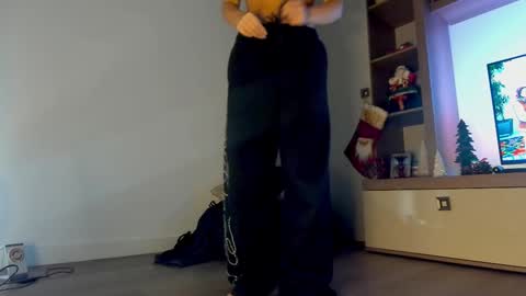 Snapshot of _milagoddess chatting on 21, 12, 2025 AstrideVonTeese online show from 21, 12, 2025