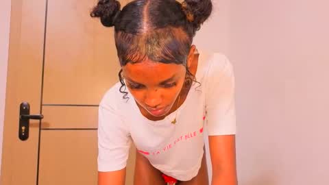 Snapshot of _mimimars chatting on 10, 4, 2026 Mimi online show from 10, 4, 2026