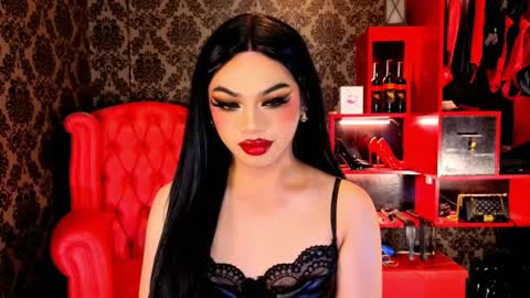 Raven Strauss online show from 9, 9, 2025