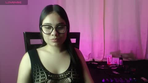 _moon_rosee online show from 27, 3, 2026