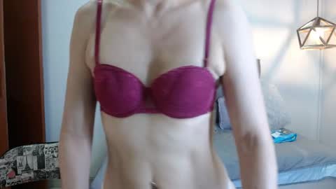 Snapshot of _naomi_s chatting on 22, 9, 2025 _naomi_s online show from 22, 9, 2025