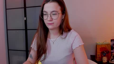 Mia with a big heart  online show from 29, 1, 2025