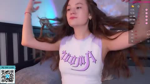 Mia with a big heart  online show from 14, 9, 2025