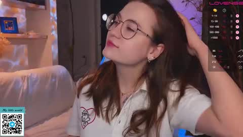 Mia with a big heart  online show from 25, 11, 2025