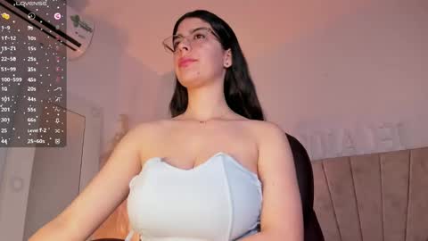 Niah  You can call me Ni or cutie haha online show from 19, 1, 2025