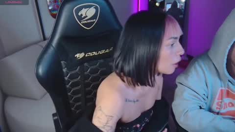 Mai   MODEL INDEPENT  online show from 18, 11, 2025