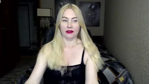 Donella    online show from 24, 2, 2025