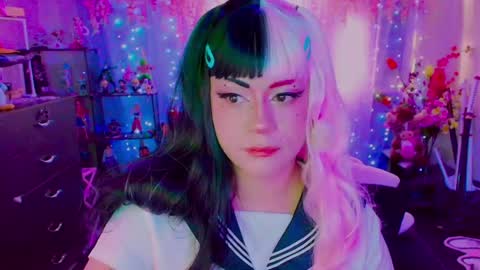 niiky online show from 25, 5, 2026