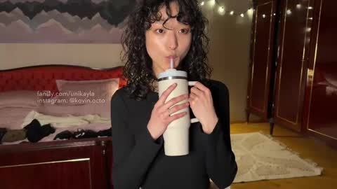 Mikayla online show from 17, 2, 2025