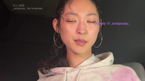 Mikayla online show from 12, 11, 2025