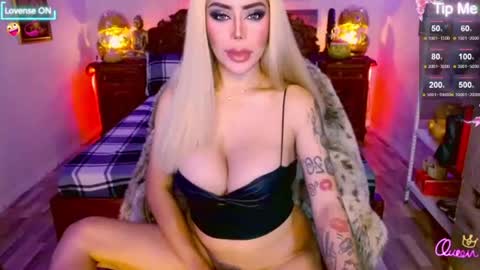Hi my name is selinaim glad to meet everyone here  online show from 28, 6, 2026