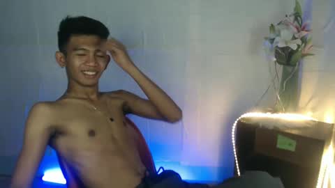 Snapshot of _rellvanxx chatting on 3, 3, 2025 _rellvanxx online show from 3, 3, 2025