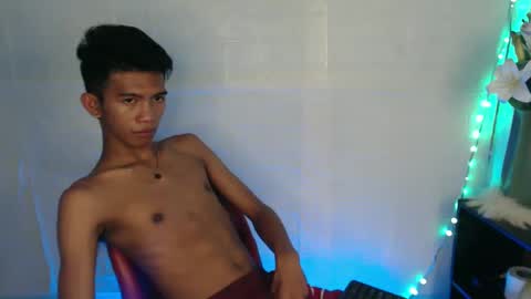Snapshot of _rellvanxx chatting on 12, 3, 2025 _rellvanxx online show from 12, 3, 2025