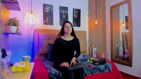 SAMANTHA FOX online show from 3, 11, 2025