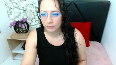 _saraximena_ online show from 22, 6, 2026