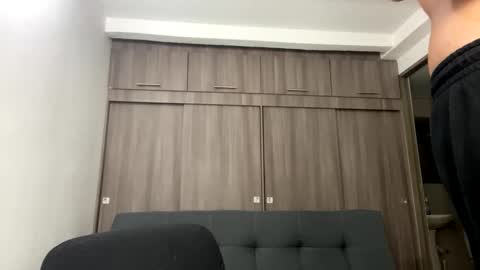 Juan Pablo-independent model online show from 1, 2, 2026