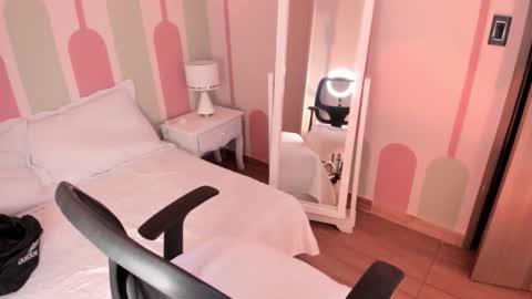 Sharlot online show from 18, 10, 2025