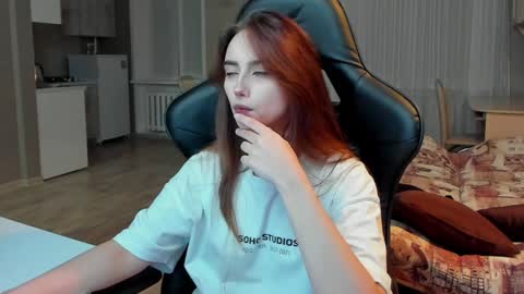 Snapshot of _silverdream chatting on 3, 2, 2025 _silverdream online show from 3, 2, 2025