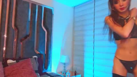 _silvia_vega_ online show from 31, 5, 2026