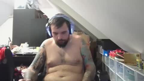 _smiley_bear27 online show from 3, 11, 2025