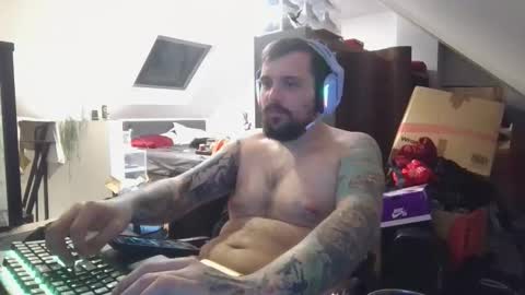 _smiley_bear27 online show from 5, 12, 2025