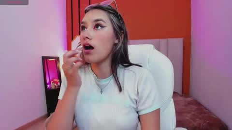 Sophie  online show from 8, 11, 2025