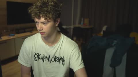 OLIVERpvt is open online show from 30, 1, 2025