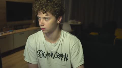 OLIVERpvt is open online show from 1, 2, 2025