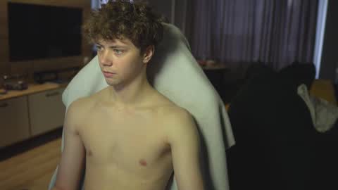 OLIVERpvt is open online show from 19, 2, 2025