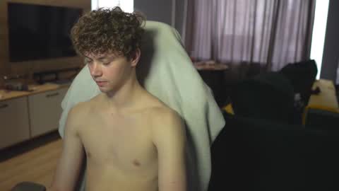 OLIVERpvt is open online show from 20, 2, 2025