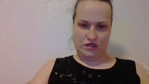 Snapshot of _squirty_pussyyy_ chatting on 4, 3, 2025 Melisa online show from 4, 3, 2025