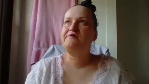 Snapshot of _squirty_pussyyy_ chatting on 9, 3, 2025 Melisa online show from 9, 3, 2025