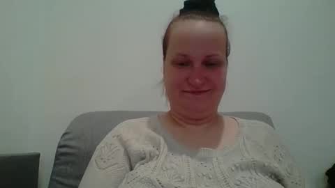 Snapshot of _squirty_pussyyy_ chatting on 9, 10, 2025 Melisa online show from 9, 10, 2025