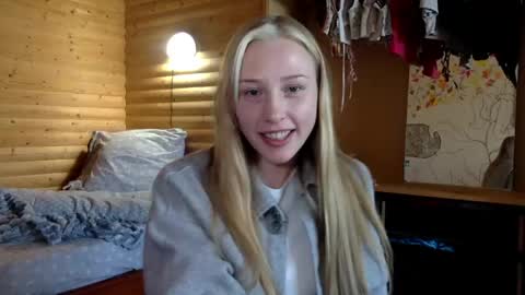 _sweetsky_ online show from 13, 3, 2026