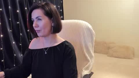 Snapshot of _vallylove chatting on 3, 3, 2025 _vallylove online show from 3, 3, 2025