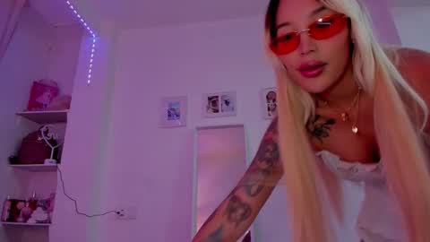   online show from 28, 11, 2025