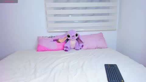 Snapshot of _violetadulce chatting on 18, 12, 2024 Violeta online show from 18, 12, 2024