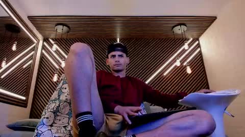 Snapshot of _white_fox_ chatting on 10, 3, 2025 white fox online show from 10, 3, 2025