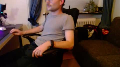 _whoisthatguy_ online show from 18, 11, 2025