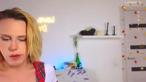 LITTLE FOX online show from 30, 10, 2025