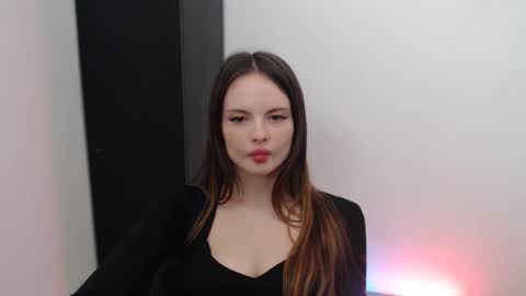 a_ariella_ online show from 20, 9, 2025