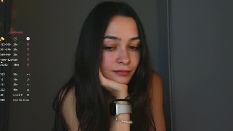 Snapshot of a_p_p_l_e chatting on 14, 12, 2024 Mila and Jess online show from 14, 12, 2024