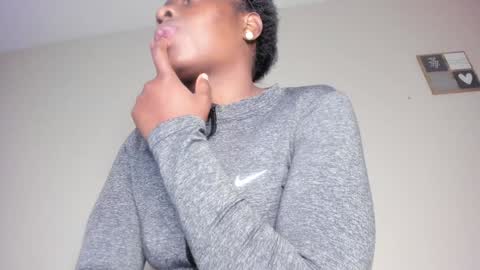 Snapshot of aafricaaa chatting on 4, 12, 2024 Sara online show from 4, 12, 2024