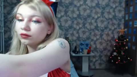Snapshot of aalicebubble chatting on 11, 12, 2024 Alice online show from 11, 12, 2024