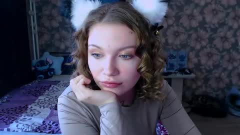Snapshot of aalicebubble chatting on 6, 10, 2025 Alice online show from 6, 10, 2025