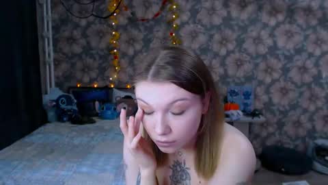 Snapshot of aalicebubble chatting on 21, 10, 2025 Alice online show from 21, 10, 2025