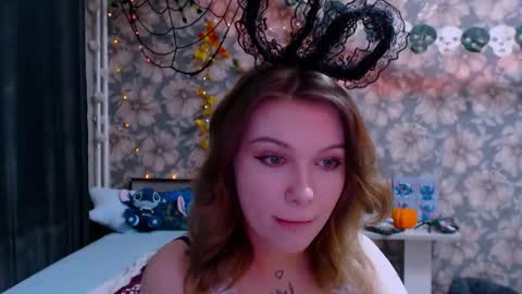 Snapshot of aalicebubble chatting on 3, 11, 2025 Alice online show from 3, 11, 2025