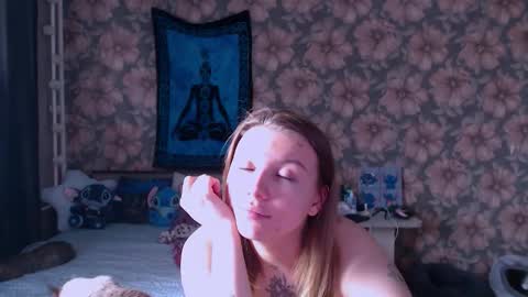 Snapshot of aalicebubble chatting on 5, 11, 2025 Alice online show from 5, 11, 2025