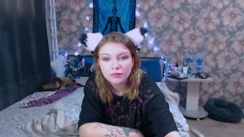Snapshot of aalicebubble chatting on 8, 11, 2025 Alice online show from 8, 11, 2025